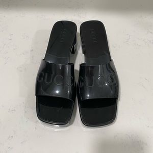 Authentic Women's slide sandal with Gucci logo